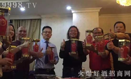 福喜迎门祝君鸿运高照酒喜获“2016年度十大喜酒明星产品”殊荣